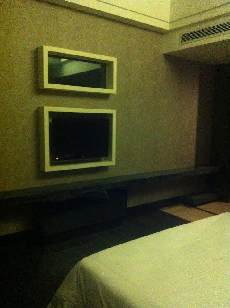 Jun Hao Hotel Dongguan  Exterior foto